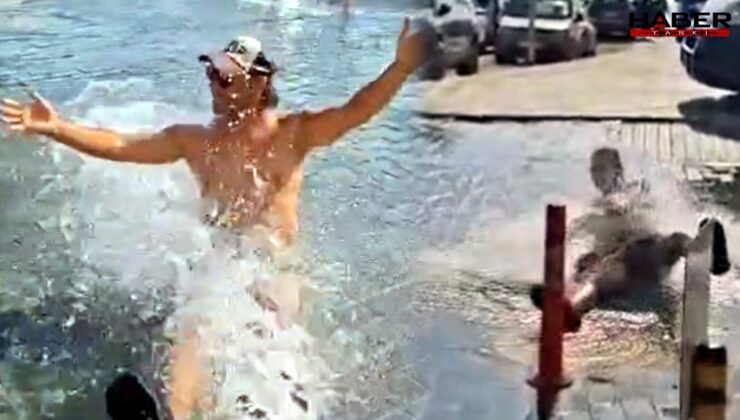 Bodrum'da vatandaşın hali: Patlayan su hattının altında duş yaptılar