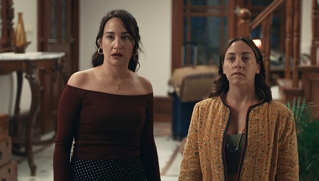 Gupse Özay’ın kaleminden çıkan yeni Netflix dizisi Platonik: Mavi Dolunay Otel, 18 Eylül’de izleyiciyle buluşacak!