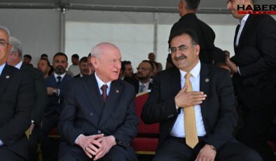 Malazgirt'te gündem yaratacak kare: Bahçeli'nin yanındaki isim dikkat çekti