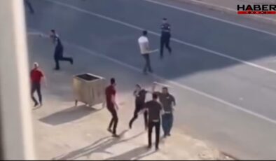 Mardin'de taşlı sopalı boşanma kavgası kamerada: Yaralılar var