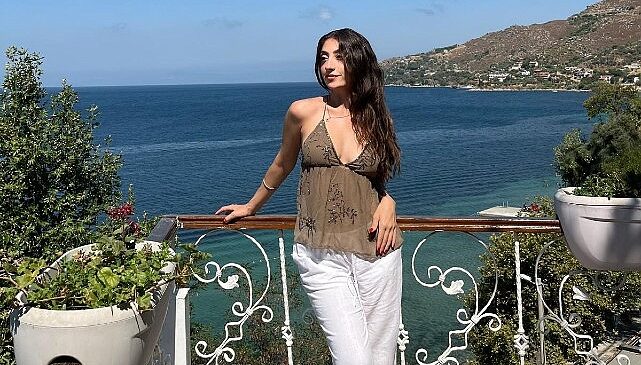 Melisa Eren’den enerjik ve duygusal bir buluşma: Kolaylıklar Diliyorum