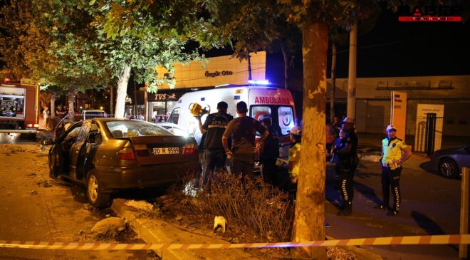 Otomobil ağaca çarptı, 2 kişi hayatını kaybetti