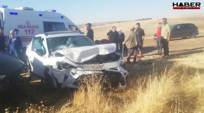 Otomobiller kafa kafaya çarpıştı: Yaralılar var