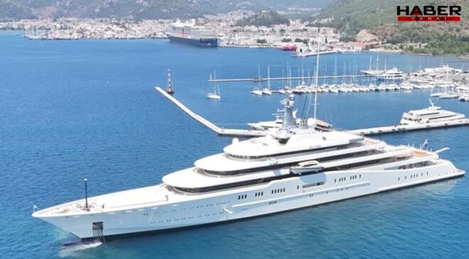 Rus milyarder Abramoviç'in yatı Marmaris'ten demir aldı