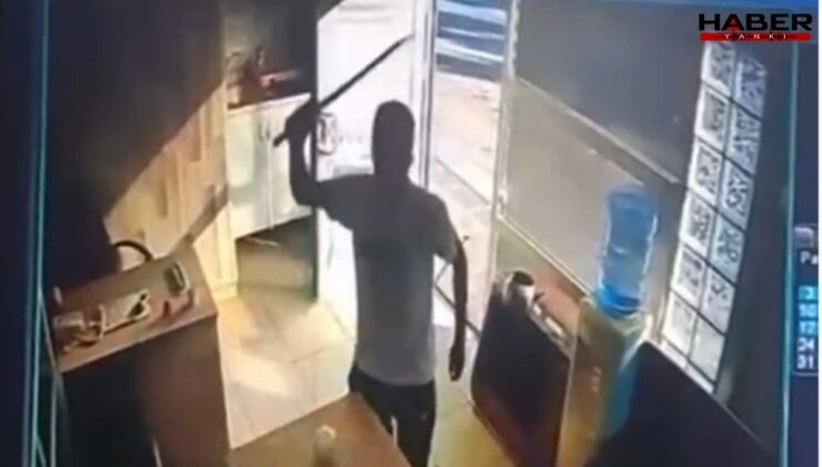 Taksi durağında kılıçlı dehşet!