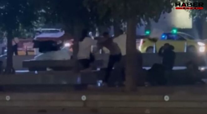 Taksim Meydanı’nda tekmeli yumruklu kavga