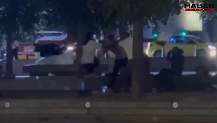 Taksim Meydanı’nda tekmeli yumruklu kavga