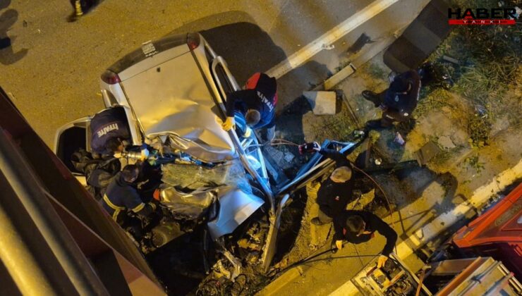 Alaplı’da otomobil üst geçide çarptı: 2 genç hayatını kaybetti