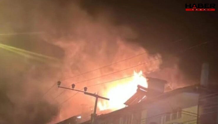 Burdur’da apartman çatısında yangın: 1 kişi kurtarıldı