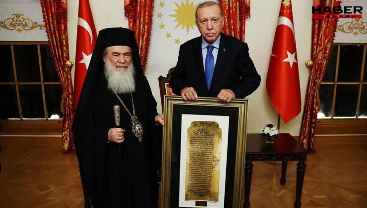 Cumhurbaşkanı Erdoğan, Kudüs Patriği Teofilos ile Gazze gündemli görüşme gerçekleştirdi