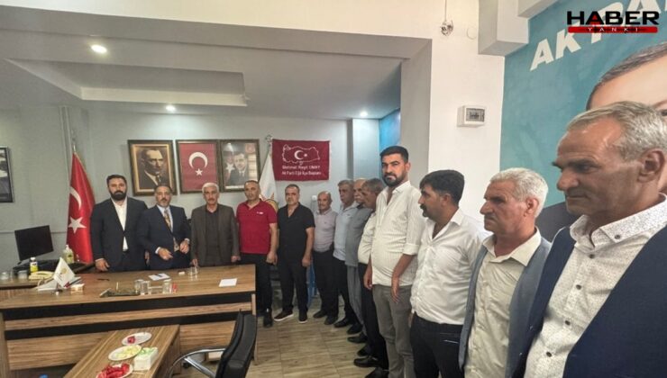İYİ Partili ilçe teşkilatı AKP'ye geçti