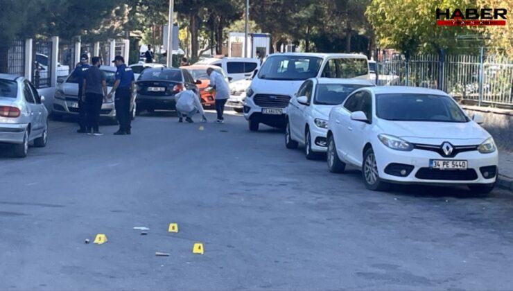Lise önünde silahlı kavga paniği