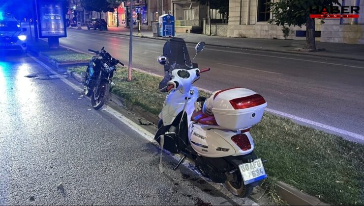 Sivas'ta motosikletler çarpıştı; 1'i ağır 2 yaralı