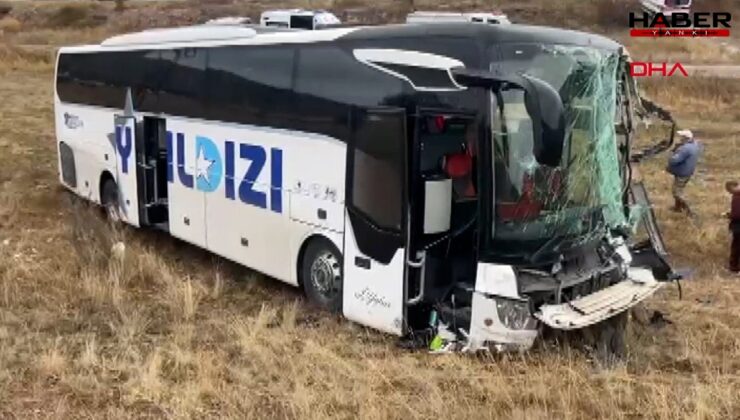 Sivas'ta yolcu otobüsü ile TIR kafa kafaya çarpıştı! Çok sayıda yaralı var