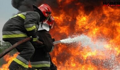 Yangın, 3 evi kullanılmaz hale getirdi