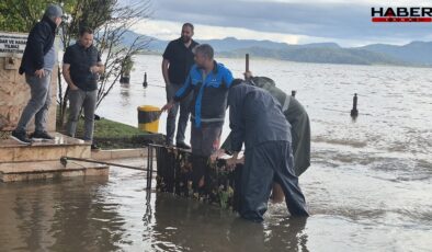 7 ilde hayat felç oldu: Ev ve iş yerlerini su bastı, sürücüler mahsur kaldı