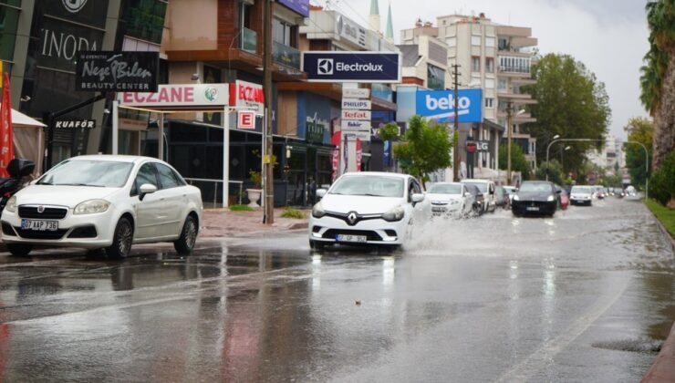 Antalya'da sağanak etkili oldu