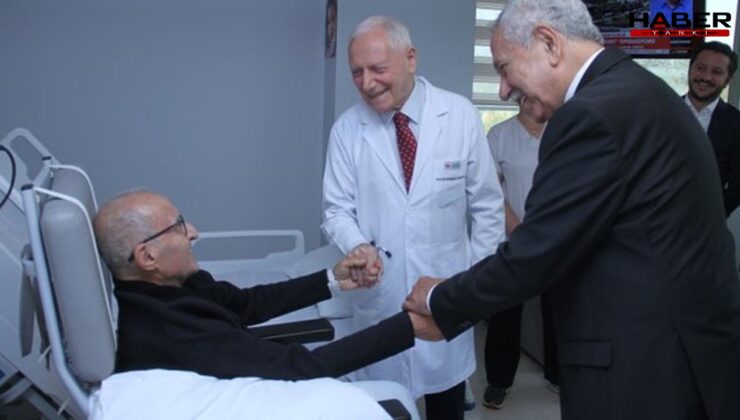 Bülent Arınç, Hikmet Çetin'i ziyaret etti