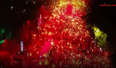 Caddeler meydanlar Kırmızı-Beyaz! Yüzbinler sokaklara aktı