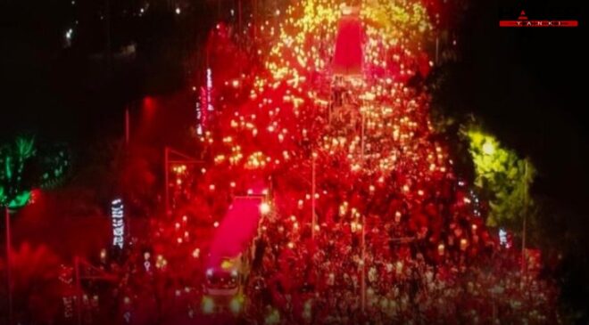 Caddeler meydanlar Kırmızı-Beyaz! Yüzbinler sokaklara aktı