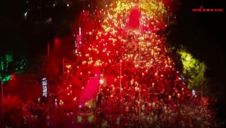 Caddeler meydanlar Kırmızı-Beyaz! Yüzbinler sokaklara aktı