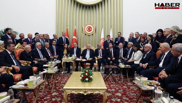 DEM Parti'den fotoğraf eleştirilerine yanıt