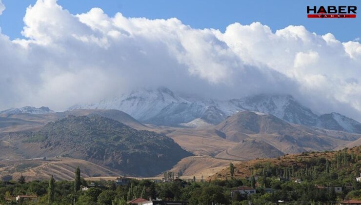 Erciyes Dağı'na kar yağdı: Hava sıcaklığı eksi 3 dereceye düştü