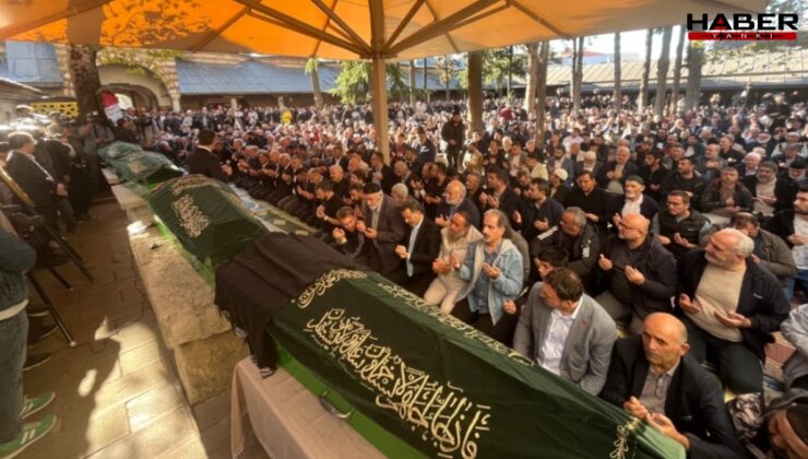 Gebze'de çöken binanın enkazında yaşamını yitirenler toprağa verildi