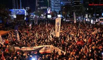 İsrail müdahalesi sonrası halk sokağa çıktı