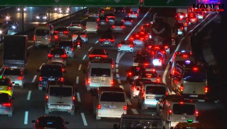 İstanbul bu akşam kıpkırmızı: Yoğunluk yüzde 76'ya ulaştı