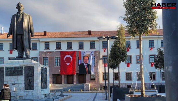 Malatya’da skandal olay… Cumhuriyetin 102. yılında Atatürk'e yer yok!