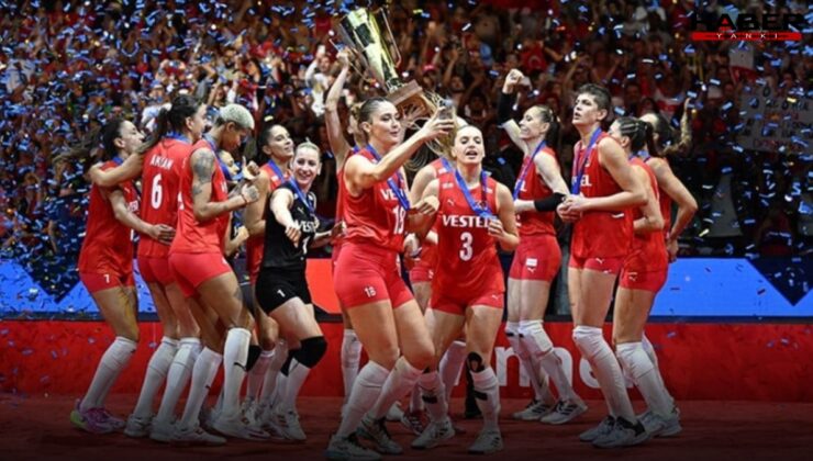 Öğrencileri emanet ettiğimiz müdüre bak! Filenin Sultanları'nın yıldızına: 'Gitsin gavur takımında oynasın'