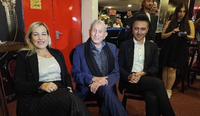 Tiyatro Efsanesinden Rekor: Haldun Dormen 98 Yaşında Yönetmen Koltuğunda!