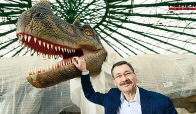 ABB'den trafik eleştirilerine dinozor göndermesi