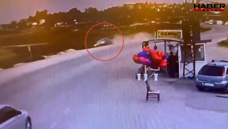 Adana’da feci kaza kamerada: Otomobil defalarca takla attı