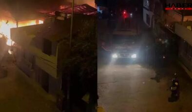 Adana'da iki katlı prefabrik ev küle döndü