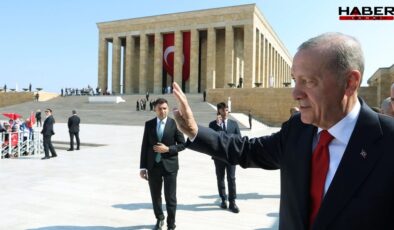 AKP'li vekil Anıtkabir'de Erdoğan sloganlarını böyle savundu