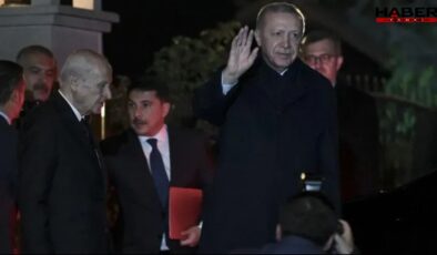 Ankara’da herkes bu sorunun cevabını arıyor… Kırmızı dosyaya için dikkat çeken kulis!