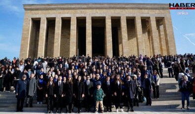 Çağdaş Yaşamı Destekleme Derneği Çağdaş Gençlik Geleneksel Anıtkabir Buluşması’nın 17’ncisi yapıldı