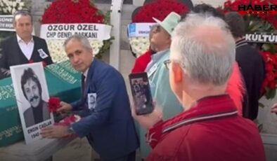 Cenazede tabutla hatıra fotoğrafı kuyruğu