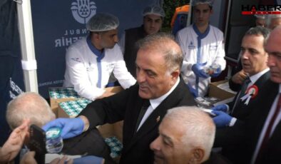 Dolmabahçe'de Atatürk için mevlid programı düzenledi, lokma dağıtıldı