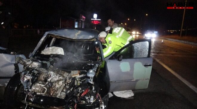 Erzurum'da otomobil, hayvan yüklü kamyonetle çarpıştı: Ölü ve yaralılar var