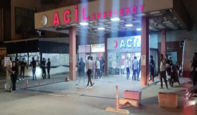 Evinde tartıştığı arkadaşını baltayla öldürdü