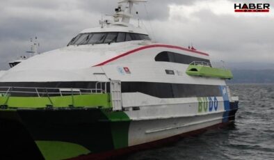 Fırtına deniz ulaşımını felç etti: