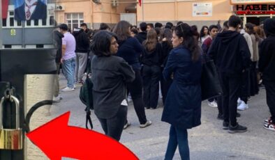 Gençler Ata'ya saygı için kilidi kırdı