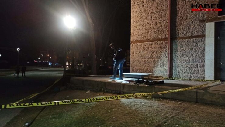 İki grubu birbirine düşüren soru! Kavga çıktı, 1 kişi öldü