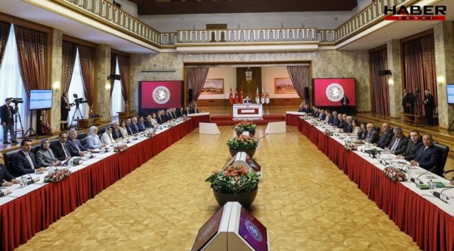 İmralı kararı sonrası partisinden istifasını açıkladı