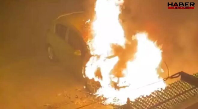 Karabük'te park halindeki otomobil alev alev yandı
