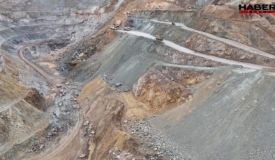 Maden ocağındaki göçük altında kalan şantiye müdürünün arama çalışmaları sürüyor