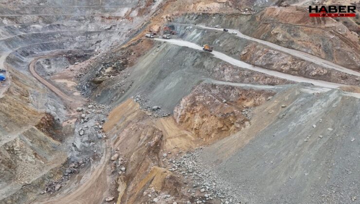 Maden ocağındaki göçük altında kalan şantiye müdürünün arama çalışmaları sürüyor